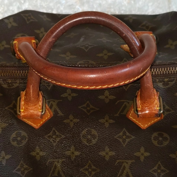 Authentic Louis Vuitton Speedy 35 - Picture 2 of 15